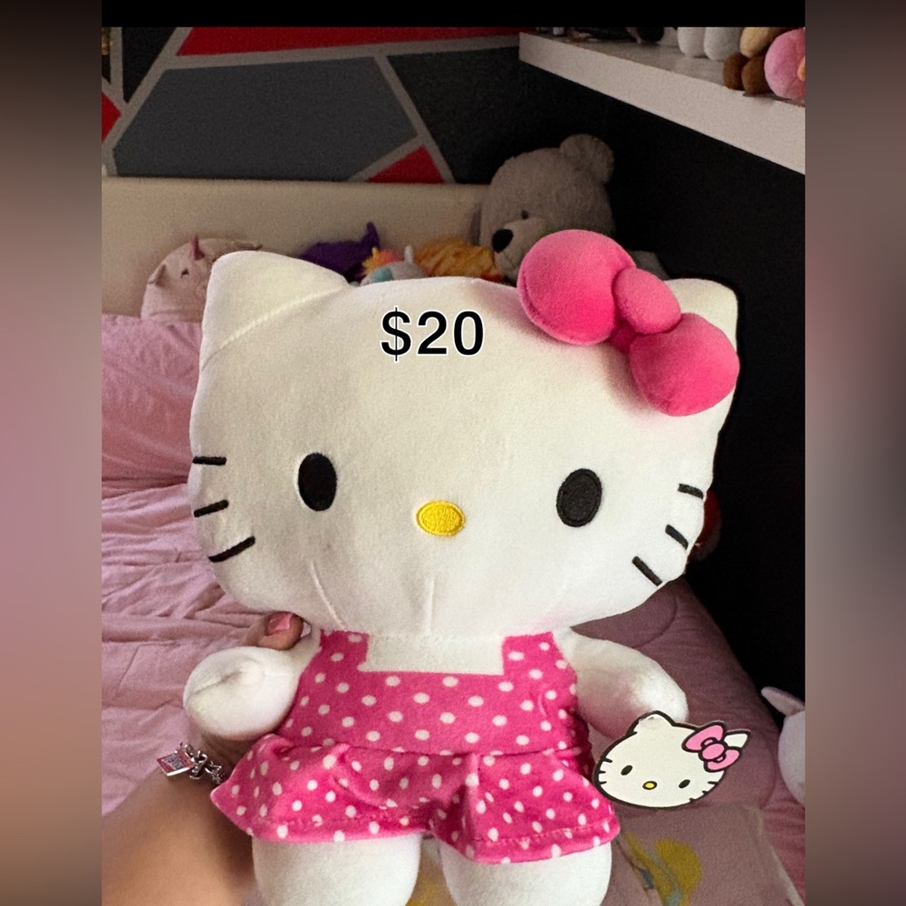 Hello kitty plushies - Picture 6 of 7